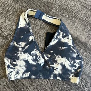 Darc Sport Tie-Dye V-Neck Sports Bra in Blue & Cream